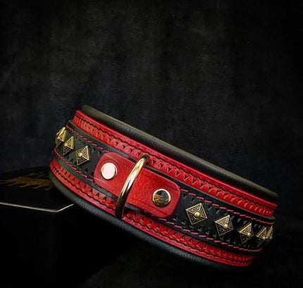The "Balteus" red collar-0