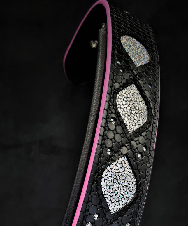 The ''Ariel'' collar-0