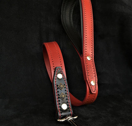 The "Balteus" red leash-0