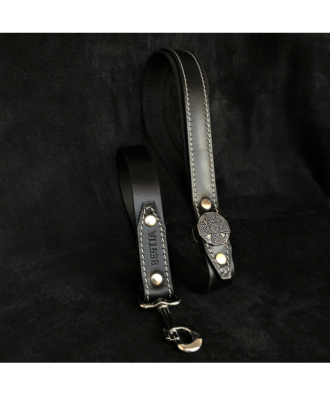 The "Maximus Silver" leash-0